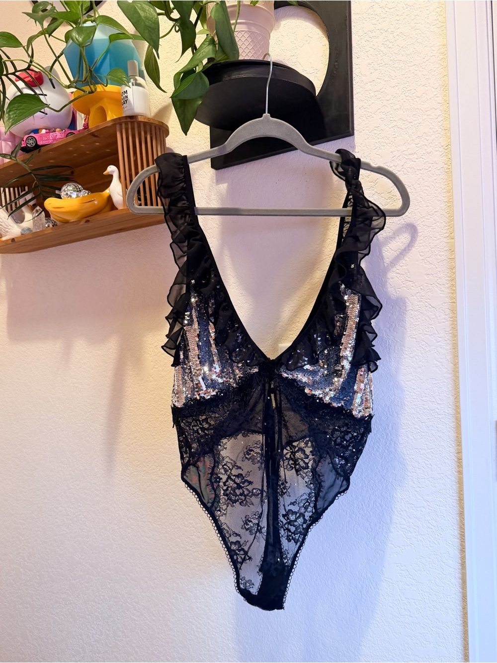 For Love and Lemons - Maia Teddy, L